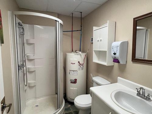 Loft - 509A  - 509B 2E Rue, Chibougamau, QC - Indoor Photo Showing Bathroom