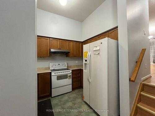 38-688 Warden Ave, Toronto, ON - Indoor Photo Showing Kitchen