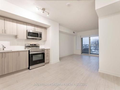 331-556 Marlee Ave, Toronto, ON - Indoor Photo Showing Kitchen