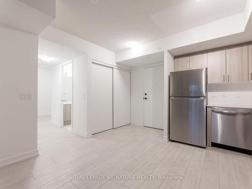 331-556 Marlee Ave, Toronto, ON - Indoor Photo Showing Kitchen