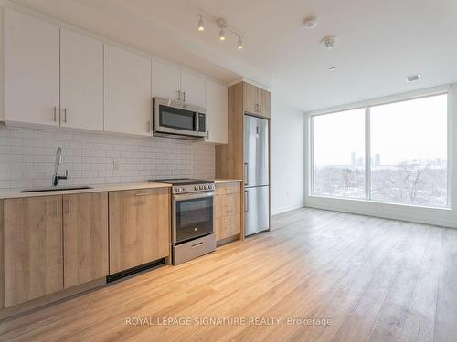 606-1195 The Queensway, Toronto, ON - Indoor Photo Showing Kitchen With Upgraded Kitchen