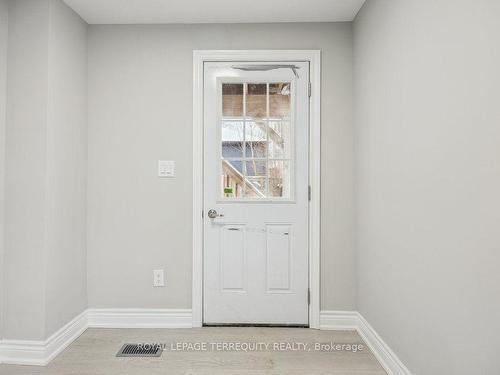 137 West Ave N, Hamilton, ON - Indoor Photo Showing Other Room