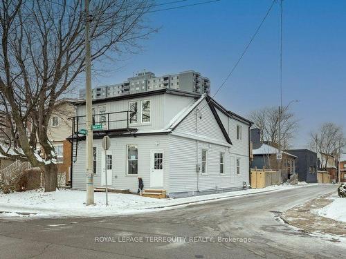 137 West Avenue N, Hamilton, ON - Outdoor