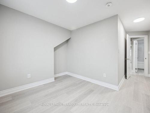 137 West Ave N, Hamilton, ON - Indoor Photo Showing Other Room