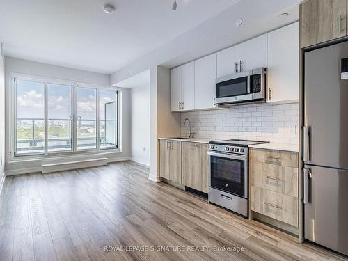 703-1195 The Queensway Ave, Toronto, ON - Indoor Photo Showing Kitchen