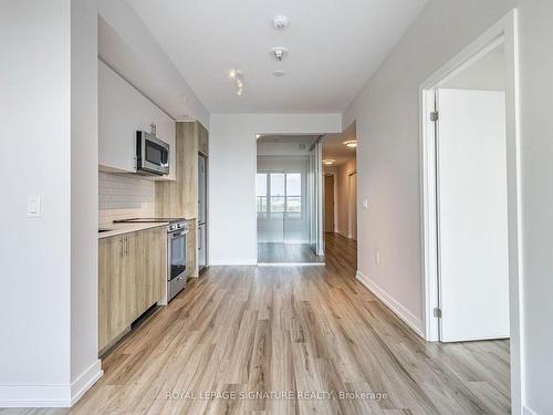 703-1195 The Queensway Ave, Toronto, ON - Indoor Photo Showing Kitchen