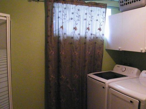 Bathroom - 476 16E Avenue, Pointe-Calumet, QC - Indoor Photo Showing Laundry Room