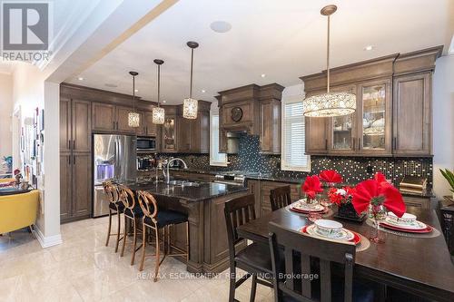 85 Hillcroft Drive, Hamilton, ON - Indoor Photo Showing Dining Room