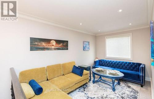 85 Hillcroft Drive, Hamilton, ON - Indoor Photo Showing Living Room