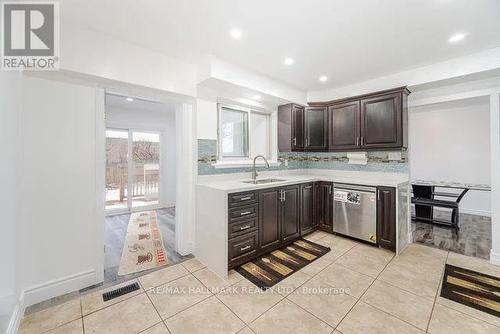 8 Garfield Crescent N, Brampton, ON - Indoor Photo Showing Kitchen