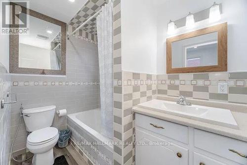 8 Garfield Crescent N, Brampton, ON - Indoor Photo Showing Bathroom