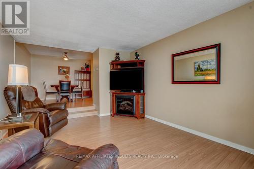 1901 - 415 Greenview Avenue, Ottawa, ON - Indoor Photo Showing Living Room