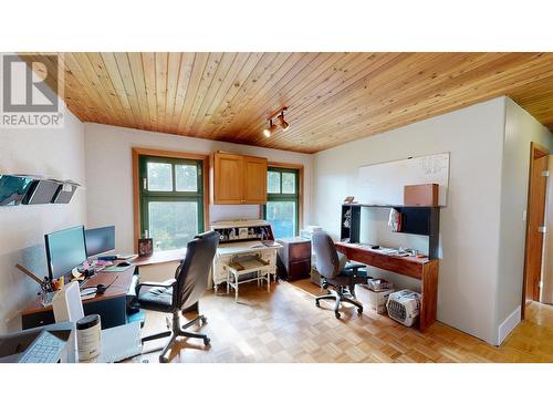 7524 Thomas Point Road, 100 Mile House, BC - Indoor Photo Showing Office