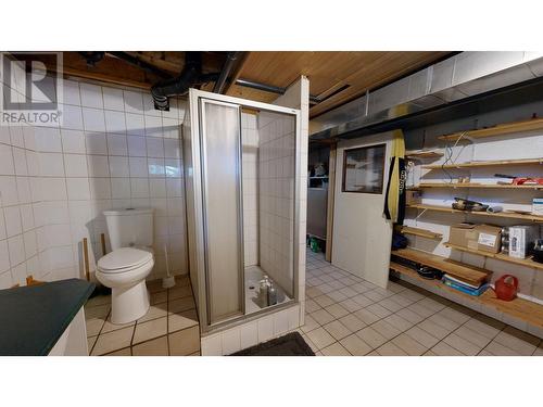 7524 Thomas Point Road, 100 Mile House, BC - Indoor Photo Showing Bathroom