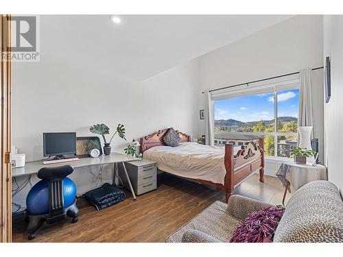 1925 Enterprise Way Unit# 606, Kelowna, BC - Indoor Photo Showing Bedroom