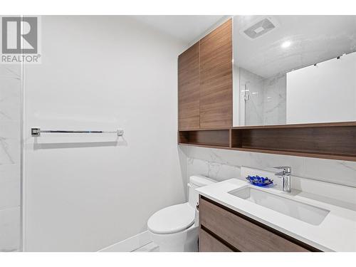 1925 Enterprise Way Unit# 606, Kelowna, BC - Indoor Photo Showing Bathroom