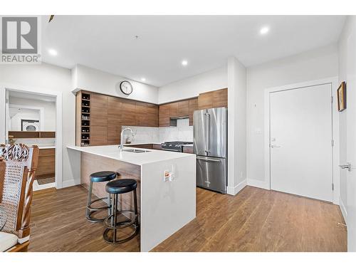 1925 Enterprise Way Unit# 606, Kelowna, BC - Indoor Photo Showing Kitchen