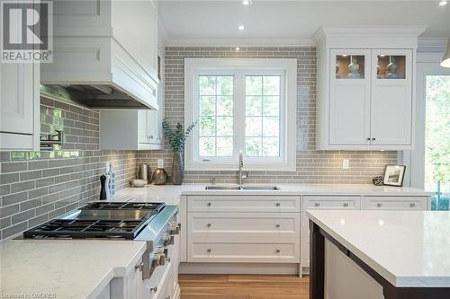 Gas cook top with griddle. - 304 Mcgibbon Drive, Milton, ON - Indoor Photo Showing Kitchen With Upgraded Kitchen