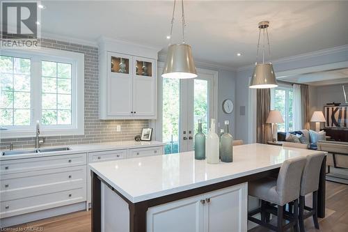 304 Mcgibbon Drive, Milton, ON - Indoor Photo Showing Kitchen With Upgraded Kitchen