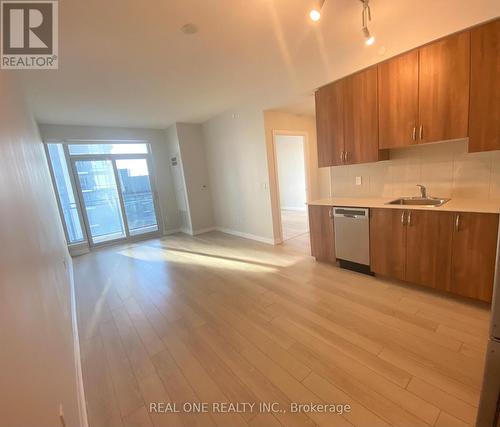 702 - 55 Ann O'Reilly Road, Toronto, ON - Indoor Photo Showing Kitchen