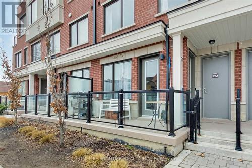 121 - 600 Alex Gardner Circle, Aurora, ON - Outdoor