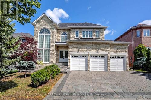 45 Henricks Crescent, Richmond Hill, ON - Outdoor With Facade