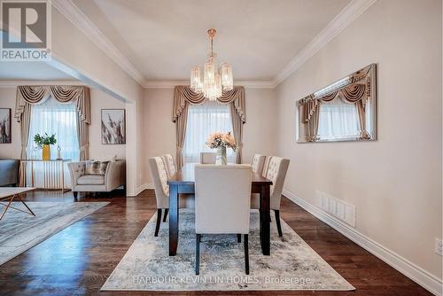 45 Henricks Crescent, Richmond Hill, ON - Indoor Photo Showing Dining Room