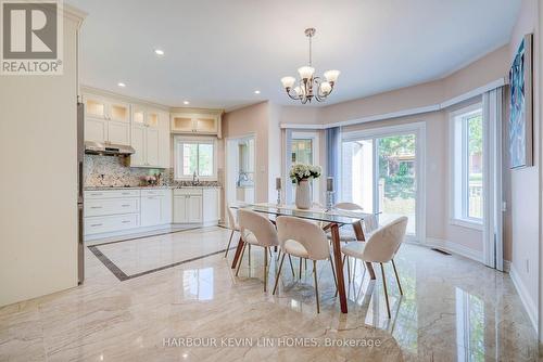 45 Henricks Crescent, Richmond Hill, ON - Indoor Photo Showing Dining Room