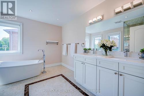 45 Henricks Crescent, Richmond Hill, ON - Indoor Photo Showing Bathroom