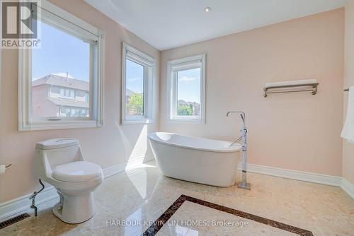 45 Henricks Crescent, Richmond Hill, ON - Indoor Photo Showing Bathroom