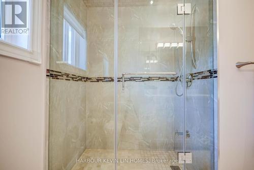 45 Henricks Crescent, Richmond Hill, ON - Indoor Photo Showing Bathroom