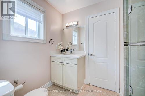 45 Henricks Crescent, Richmond Hill, ON - Indoor Photo Showing Bathroom