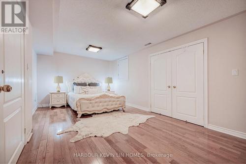 45 Henricks Crescent, Richmond Hill, ON - Indoor Photo Showing Bedroom