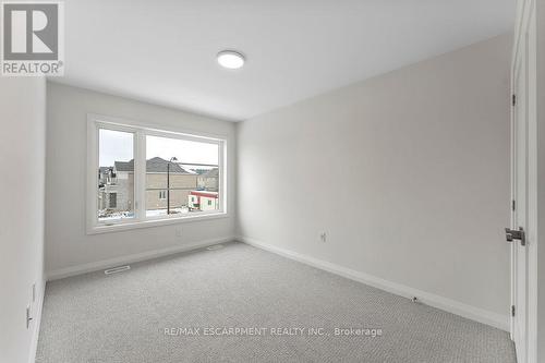 199 Alessio Drive, Hamilton, ON - Indoor Photo Showing Other Room