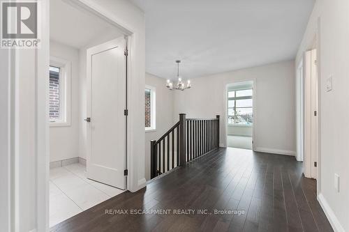 199 Alessio Drive, Hamilton, ON - Indoor Photo Showing Other Room