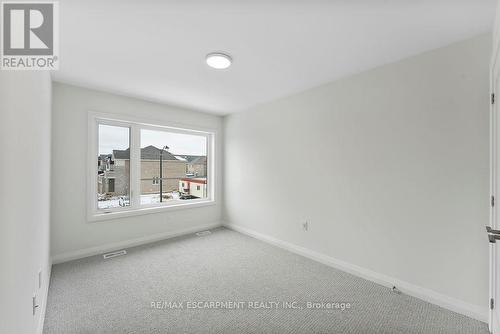 199 Alessio Drive, Hamilton, ON - Indoor Photo Showing Other Room