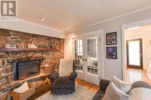 694 Quebec Street, Midland, ON - Indoor Photo Showing Living Room With Fireplace