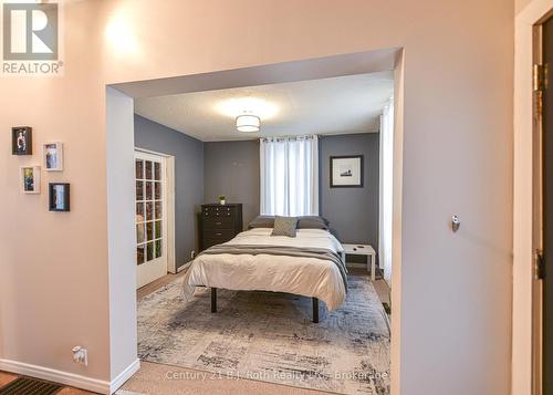 694 Quebec Street, Midland, ON - Indoor Photo Showing Bedroom