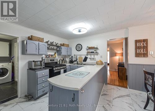 694 Quebec Street, Midland, ON - Indoor Photo Showing Laundry Room