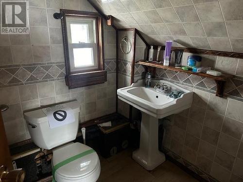 7 Grosvenor Ave, Sault Ste. Marie, ON - Indoor Photo Showing Bathroom