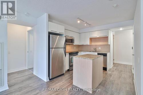 2010 - 25 Carlton Street, Toronto, ON - Indoor Photo Showing Kitchen