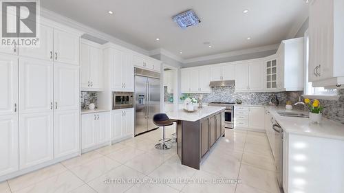 100 Virtue Crescent, Vaughan, ON - Indoor Photo Showing Kitchen With Double Sink With Upgraded Kitchen