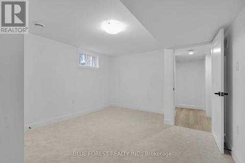 30 Baseline Road E, London, ON - Indoor Photo Showing Other Room