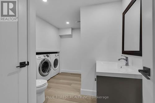 30 Baseline Road E, London, ON - Indoor Photo Showing Laundry Room