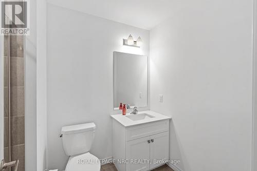 17 - 5000 Connor Drive, Lincoln (982 - Beamsville), ON - Indoor Photo Showing Bathroom