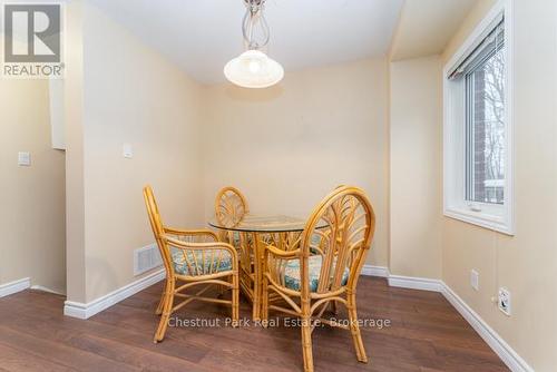 16 - 37 Silver Street, Huntsville (Chaffey), ON - Indoor Photo Showing Dining Room