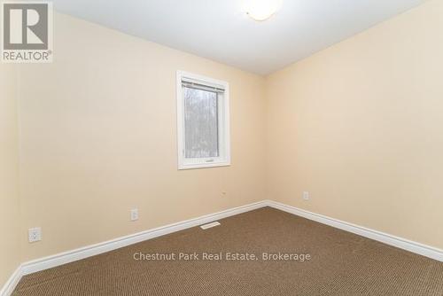 16 - 37 Silver Street, Huntsville (Chaffey), ON - Indoor Photo Showing Other Room