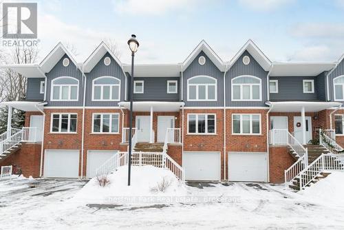 16 - 37 Silver Street, Huntsville (Chaffey), ON - Outdoor With Facade