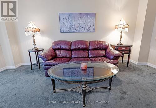 62 - 3351 Hornbeam Crescent, Mississauga, ON - Indoor Photo Showing Living Room