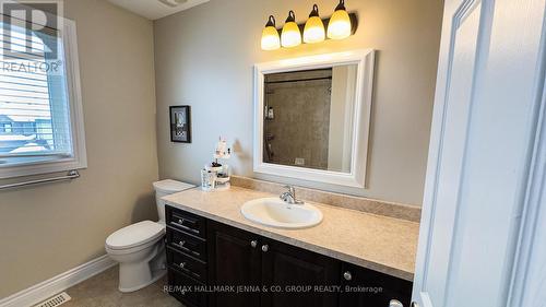 226 Marjan Crescent, Ottawa, ON - Indoor Photo Showing Bathroom